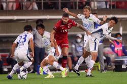 开云体育直播-球场上的对决充满悬念和惊喜的简单介绍