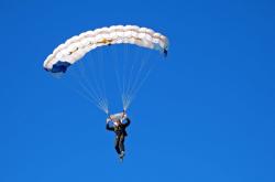 开云官网-2026世界杯焦点战，雷霆制霸勇士，新王登基还是旧日重现？