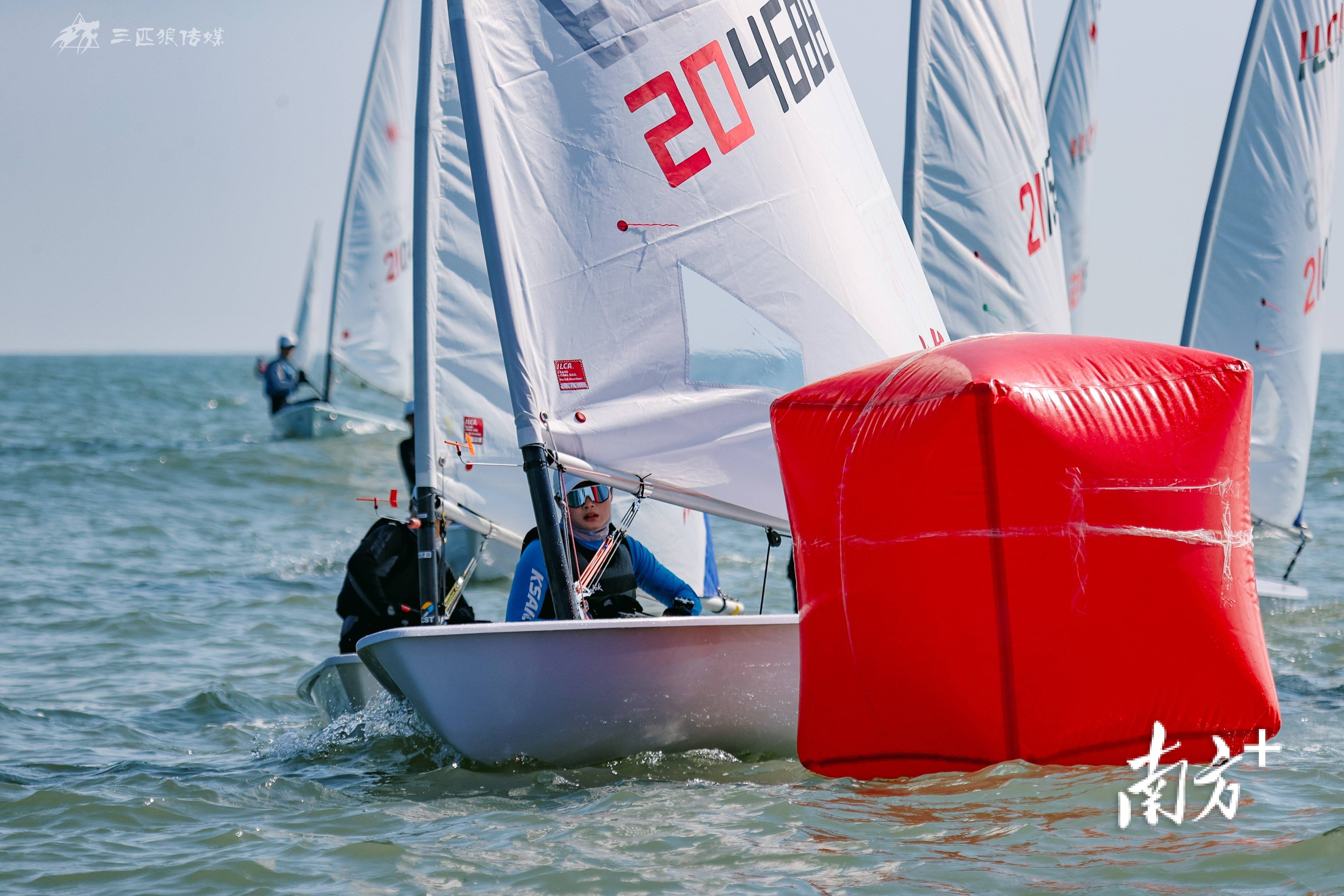 英国代表队在帆船比赛中出现意外