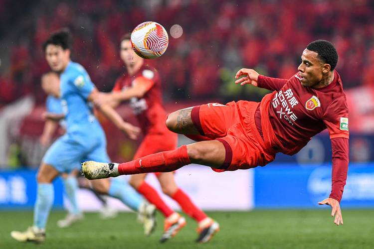 包含拜仁慕尼黑将在下轮面对RB莱比锡的强劲对手的词条