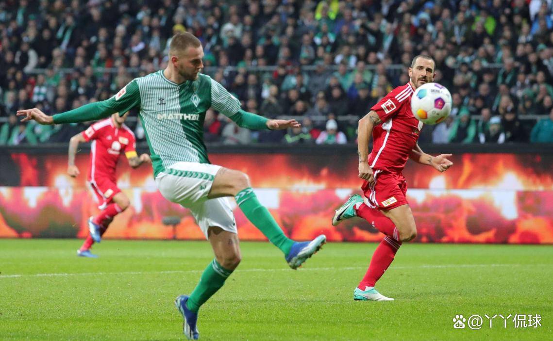 关于不莱梅遭遇主场惨败，尴尬表现受批评的信息