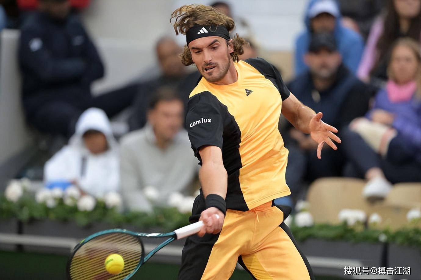 包含戴维斯杯横扫拉沃尔杯，西西帕斯扛起全队的词条