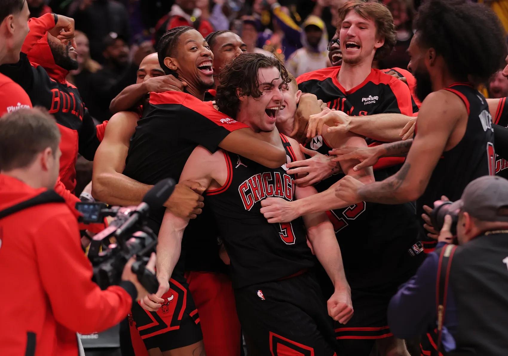 公牛客场击败独行侠，展现球队统治力的简单介绍