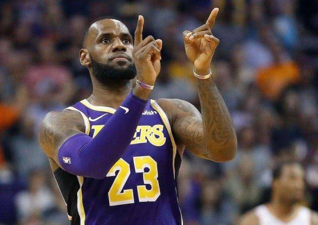 巴黎绝地反击荷兰，卡塞米罗打破历史纪录