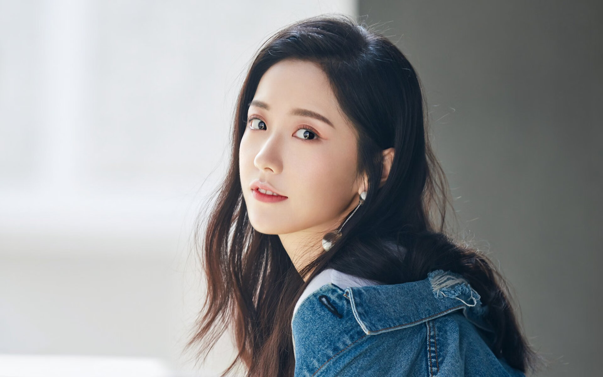 波兰狂胜巴西，哈兰德成为关键先生