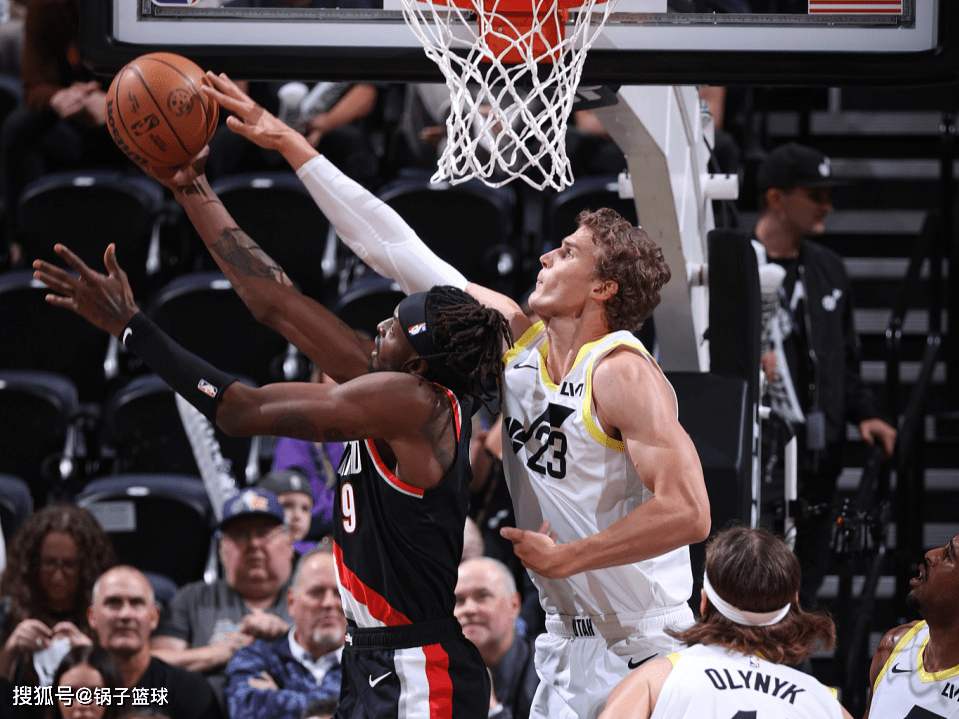 爵士队员展现冷静，逆转对手实现胜利的简单介绍