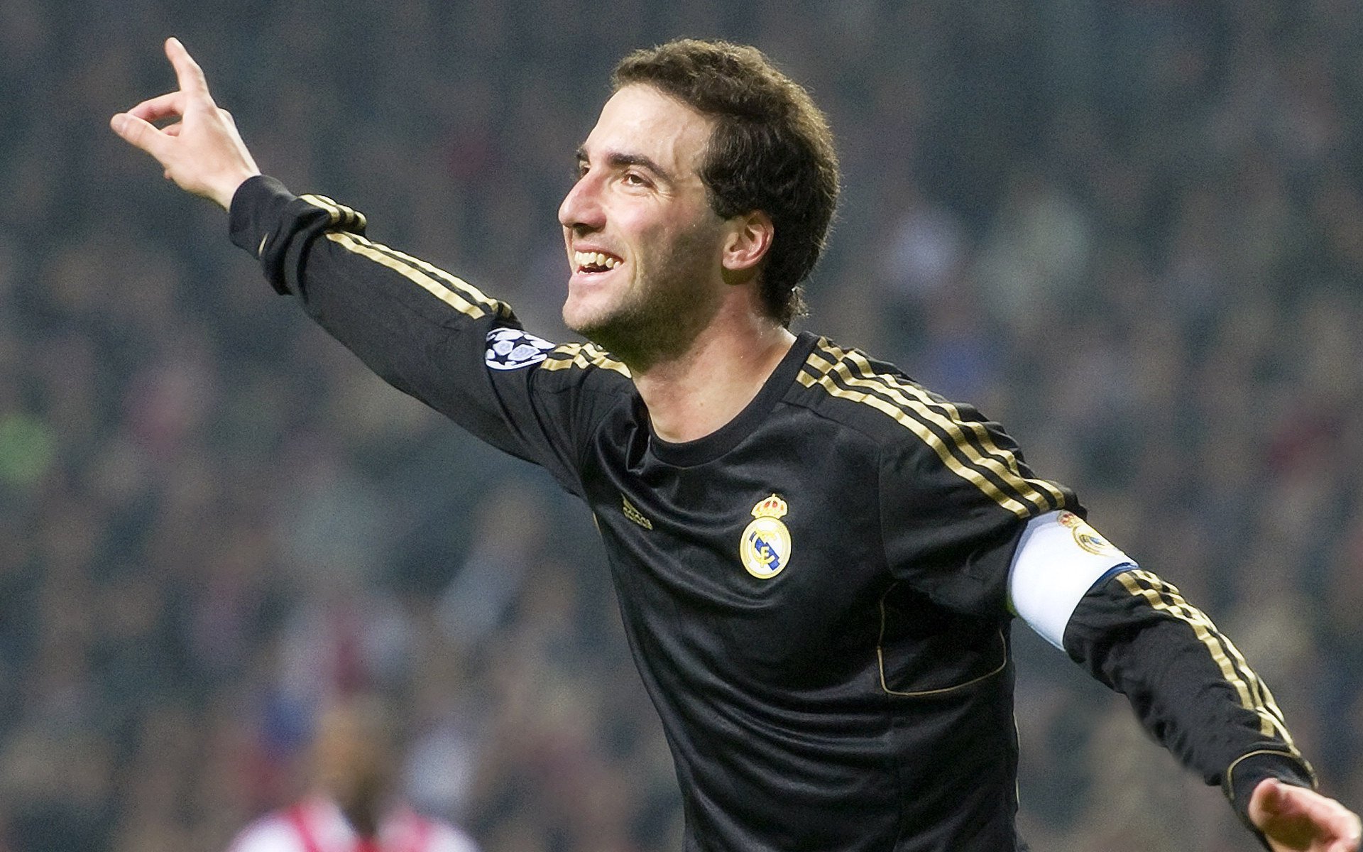 东决关键战焦点战，灰熊粉碎掘金