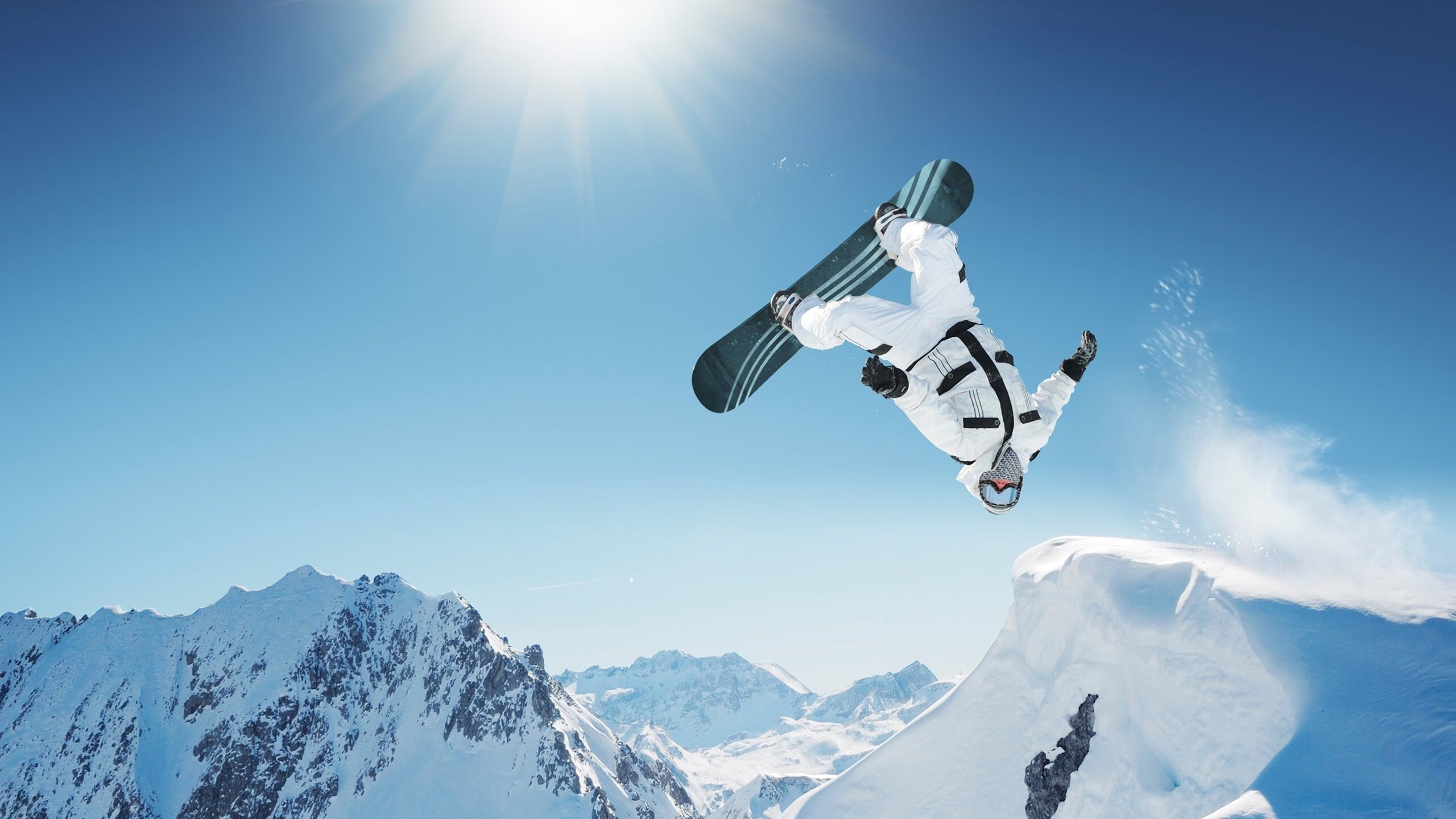 绿茵场与硬木地板的交响，当西甲德比遇见独行侠的逆袭