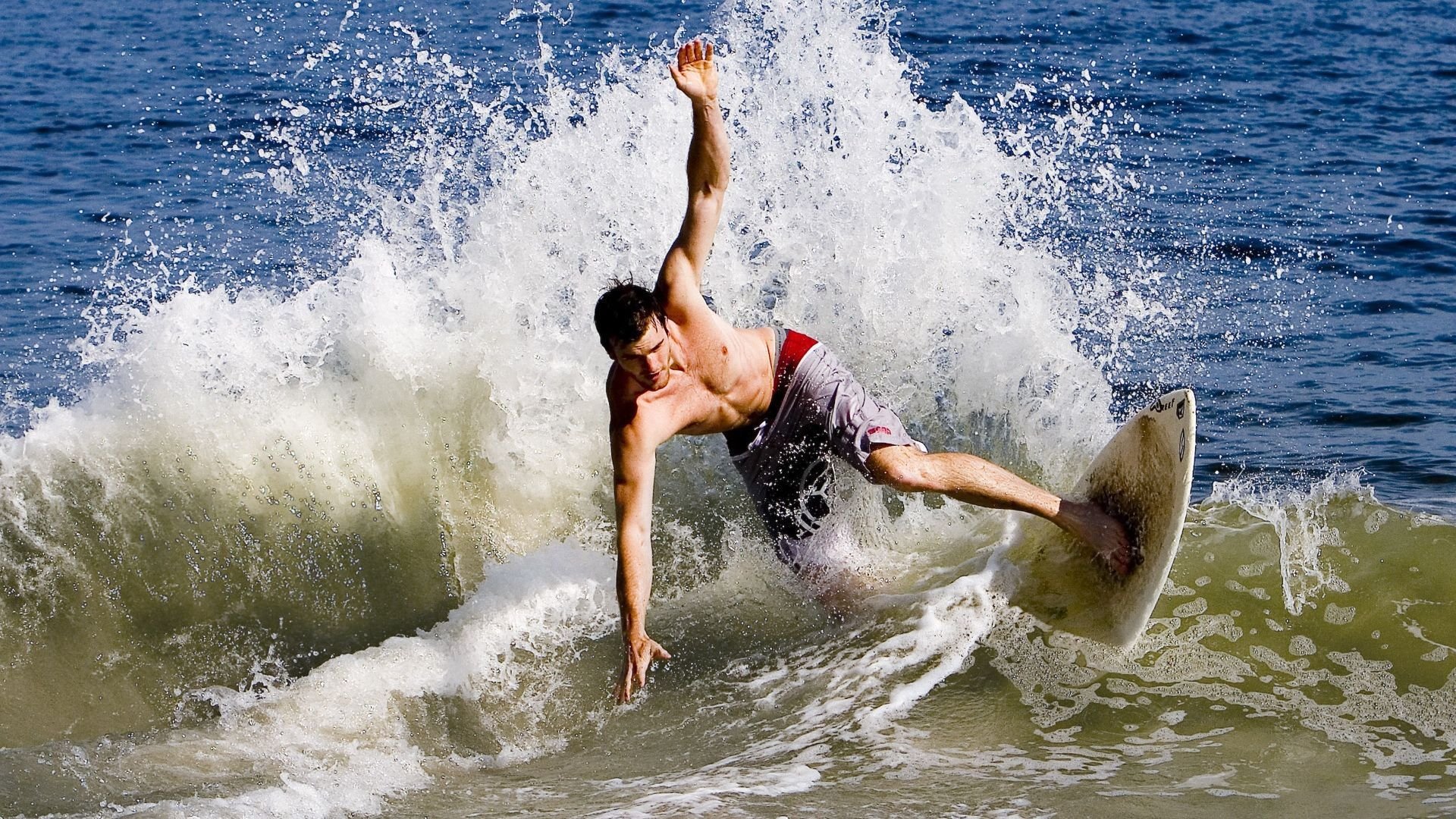 单节风暴与王者接管，勇士的团队艺术与爱德华兹的巨星时刻