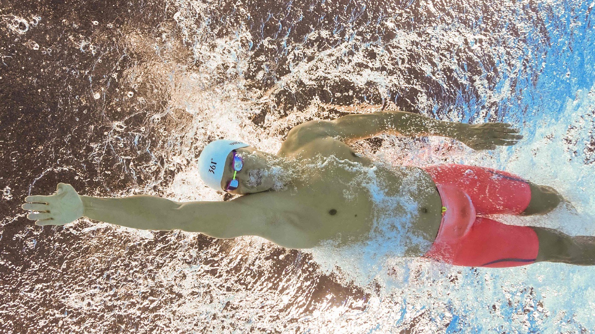 英超争冠焦点战与快船狂胜,竞技场上的两种激情